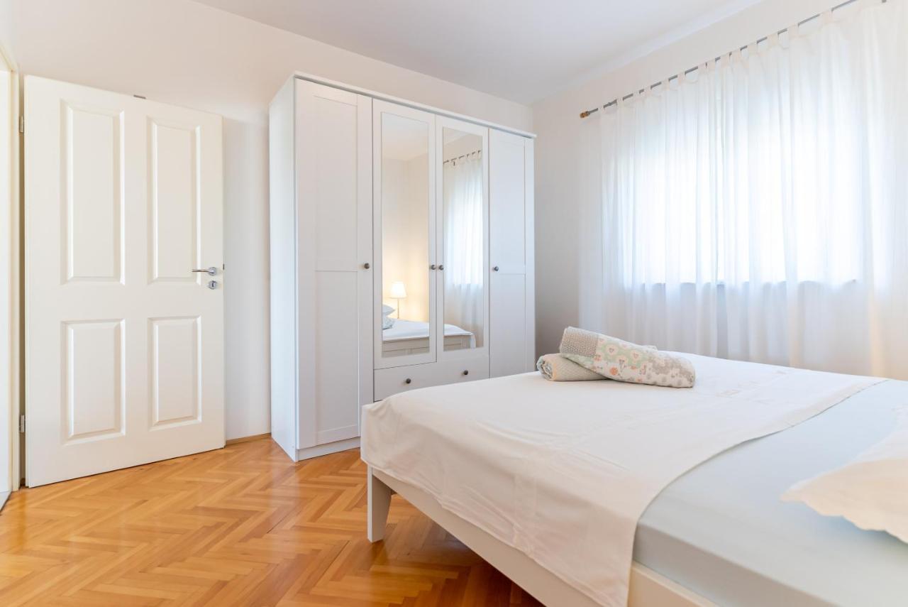 Apartment Luno Kastela Exterior photo